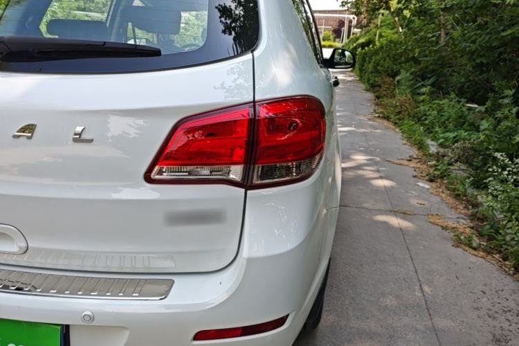 Used Haval H6 2016 Upgraded Model 1.5T Manual Two-Wheel Drive Urban Version Right Rear Taillight