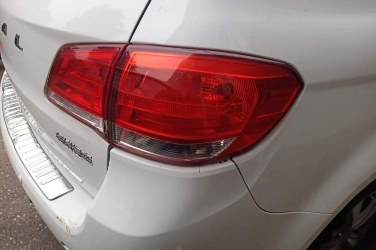 Used Haval H6 2016 Upgraded Model 1.5T Automatic Two-Wheel Drive Elite Version Right Rear Taillight