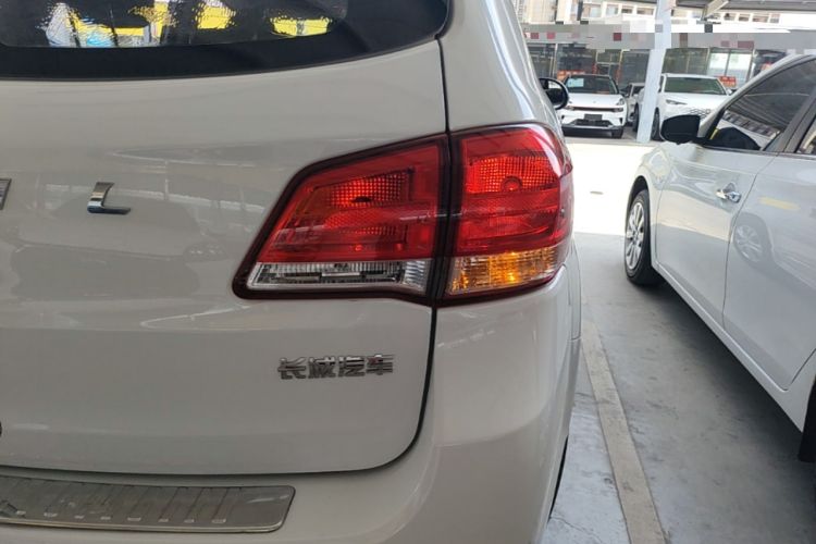 Used Haval H6 2016 Upgraded Model 1.5T Manual Two-Wheel Drive Elite Version Right Rear Taillight