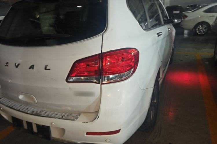 Used Haval H6 2016 Upgraded Model 1.5T Manual Two-Wheel Drive Elite Version Right Rear Taillight