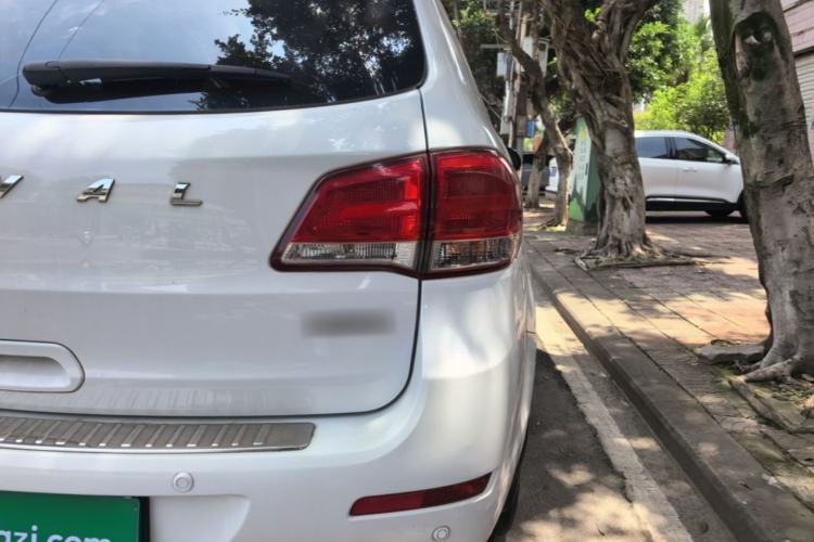 Used Haval H6 2016 Upgraded Model 1.5T Manual Two-Wheel Drive Elite Version Right Rear Taillight