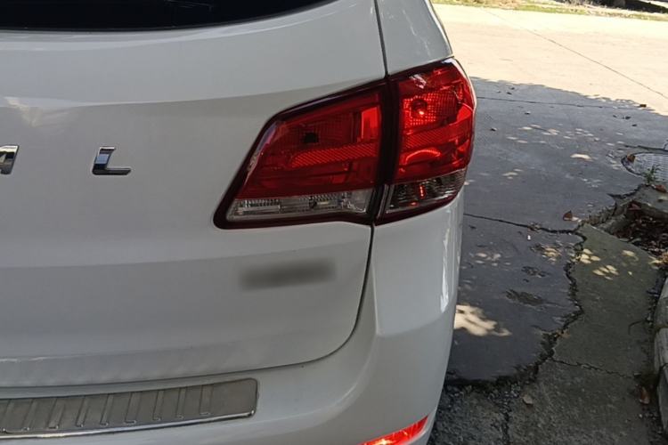 Used Haval H6 2016 Upgraded Model 1.5T Automatic Two-Wheel Drive Elite Version Right Rear Taillight