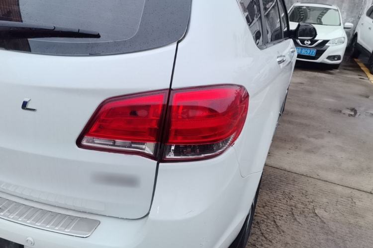 Used Haval H6 2016 Upgraded Model 1.5T Automatic Two-Wheel Drive Elite Version Right Rear Taillight