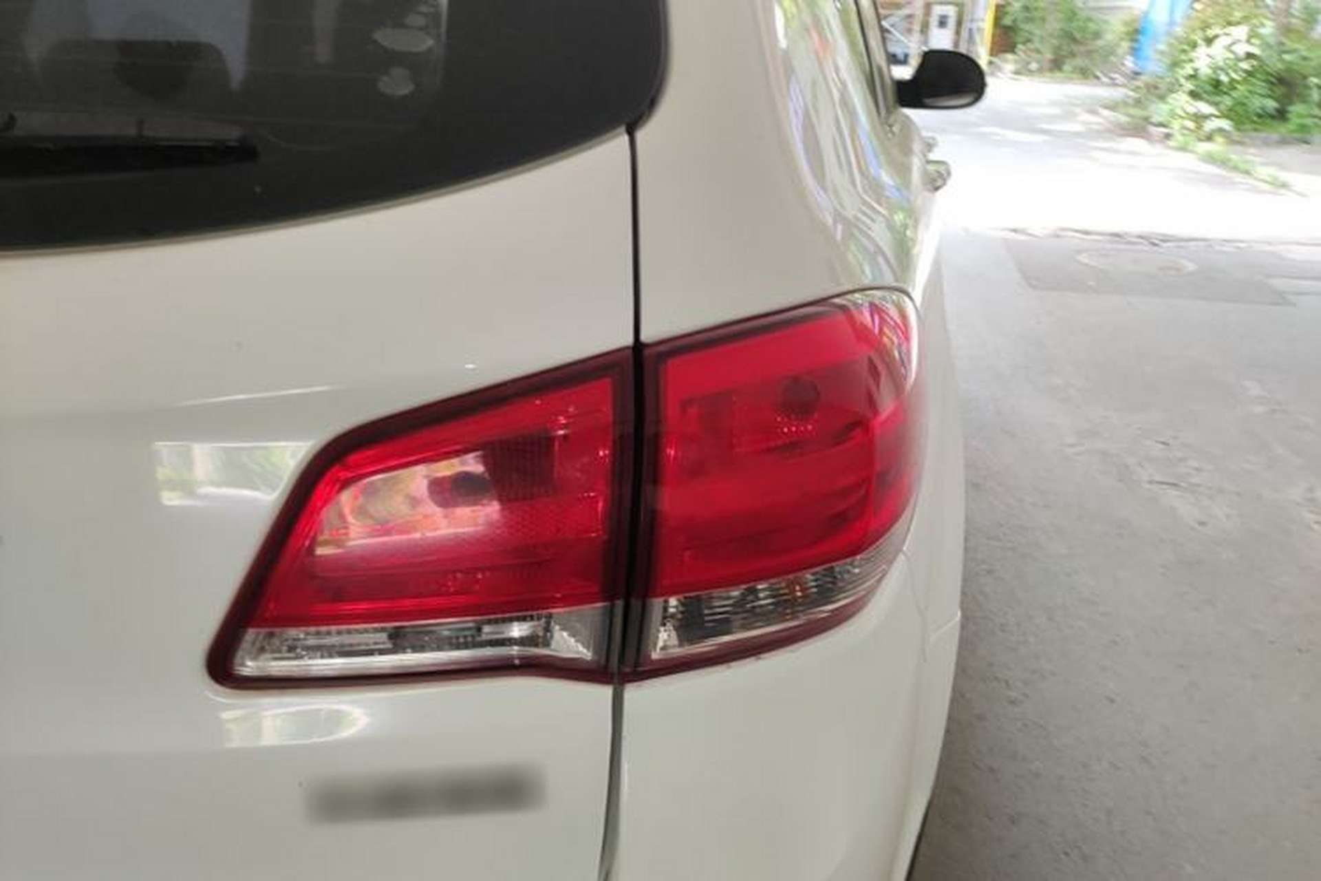 Used Haval H6 2016 Upgraded Model 1.5T Automatic Two-Wheel Drive Elite Version Right Rear Taillight