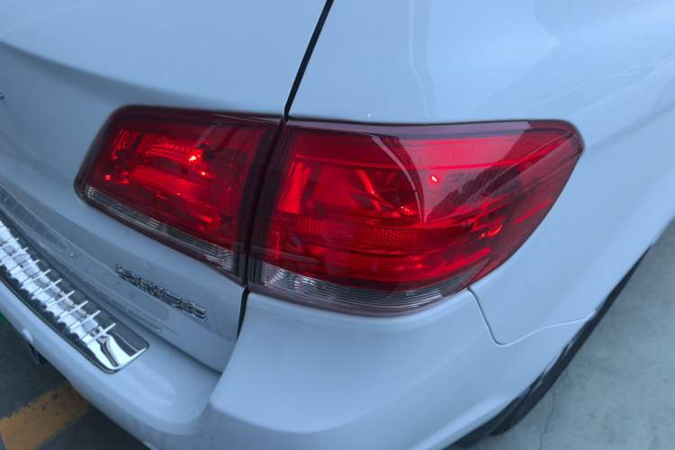 Used Haval H6 2016 Upgraded Model 1.5T Automatic Two-Wheel Drive Elite Version Right Rear Taillight
