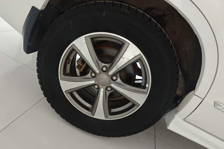 Used Haval H6 2016 Upgraded Model 1.5T Manual Two-Wheel Drive Elite Version Right Rear Wheel Hub