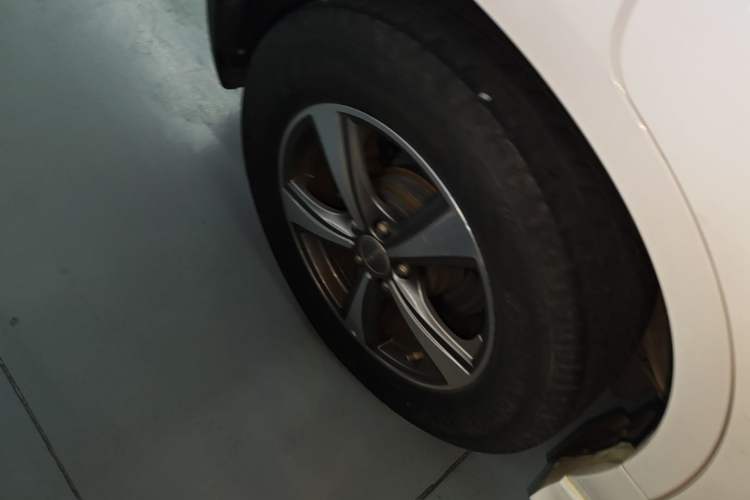 Used Haval H6 2016 Upgraded Model 1.5T Manual Two-Wheel Drive Elite Version Right Rear Wheel Hub