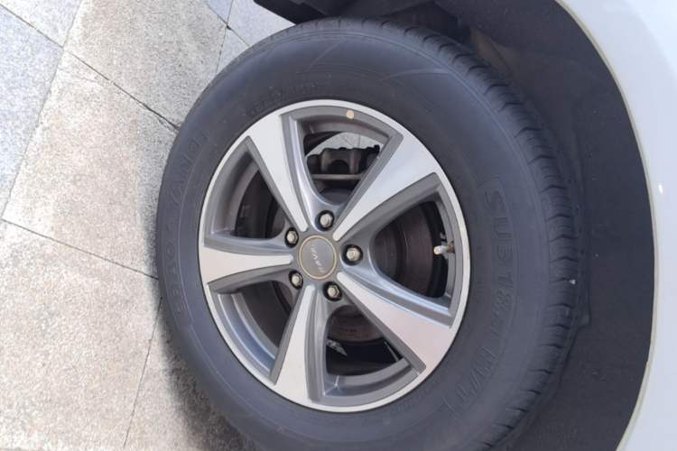 Used Haval H6 2016 Upgraded Model 1.5T Manual Two-Wheel Drive Elite Version Right Rear Wheel Hub