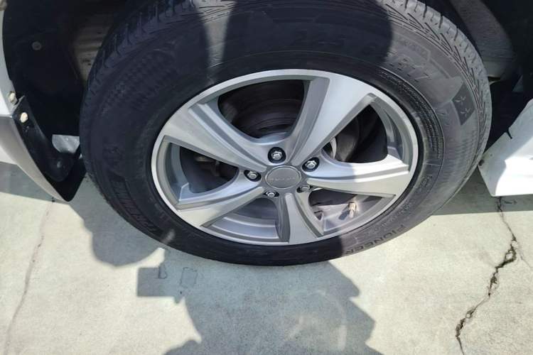 Used Haval H6 2016 Upgraded Model 1.5T Automatic Two-Wheel Drive Elite Version Right Rear Wheel Hub