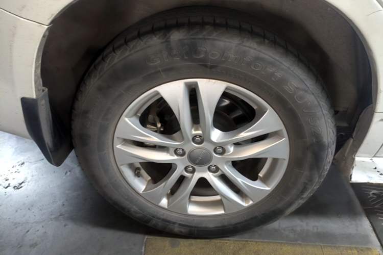 Used Haval H6 2016 Upgraded Model 1.5T Automatic Two-Wheel Drive Elite Version Right Rear Wheel Hub