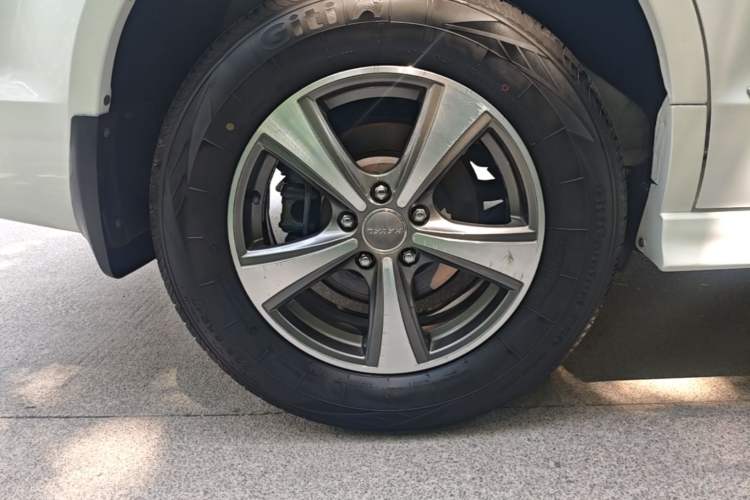Used Haval H6 2016 Upgraded Model 1.5T Manual Two-Wheel Drive Urban Version Right Rear Wheel Hub