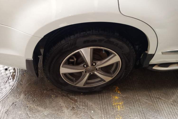 Used Haval H6 2016 Upgraded Model 1.5T Automatic Two-Wheel Drive Elite Version Right Rear Wheel Hub