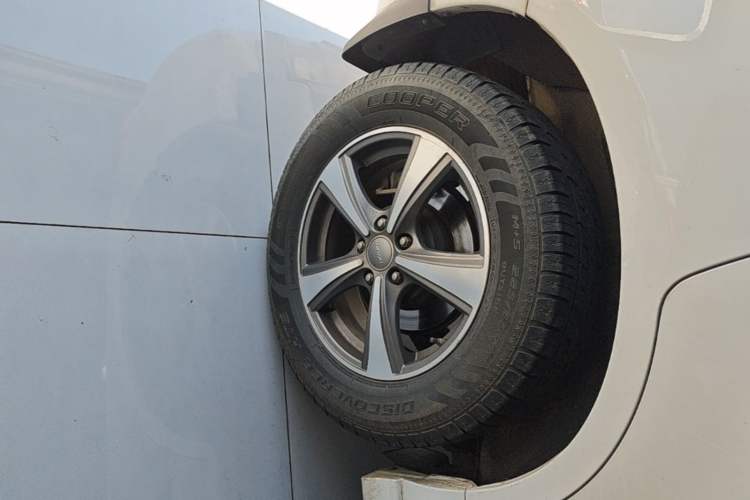 Used Haval H6 2016 Upgraded Model 1.5T Manual Two-Wheel Drive Elite Version Right Rear Wheel Hub