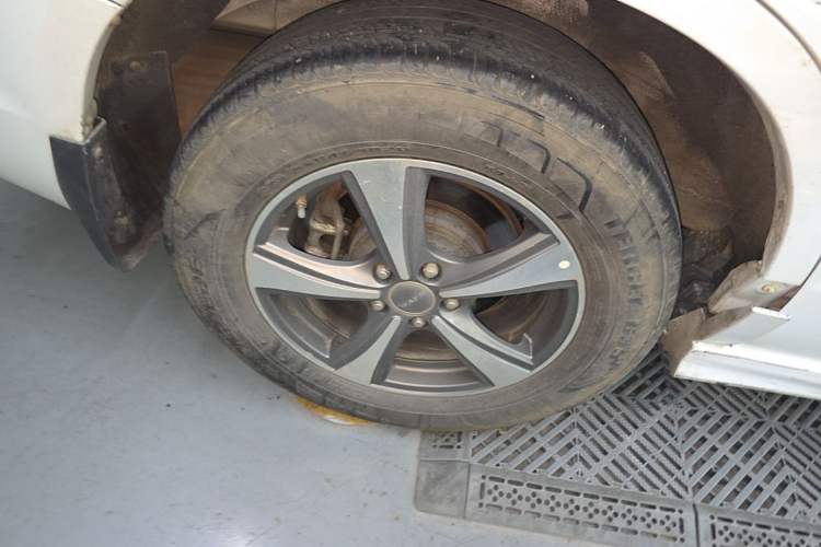 Used Haval H6 2016 Upgraded Model 1.5T Automatic Two-Wheel Drive Elite Version Right Rear Wheel Hub