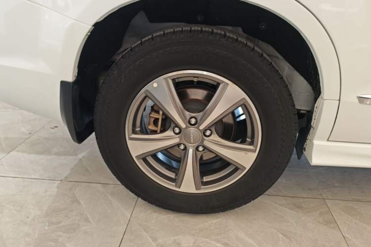 Used Haval H6 2016 Upgraded Model 1.5T Manual Two-Wheel Drive Elite Version Right Rear Wheel Hub