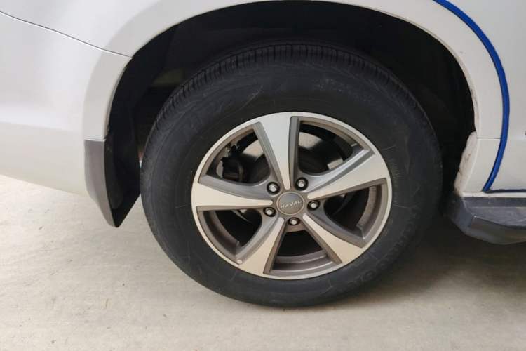 Used Haval H6 2016 Upgraded Model 1.5T Automatic Two-Wheel Drive Elite Version Right Rear Wheel Hub