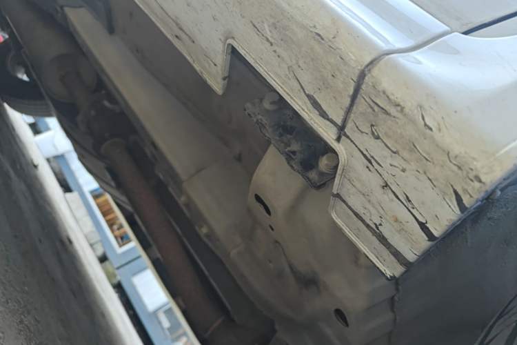 Used Haval H6 2016 Upgraded Model 1.5T Automatic Two-Wheel Drive Elite Version Right Side Sill