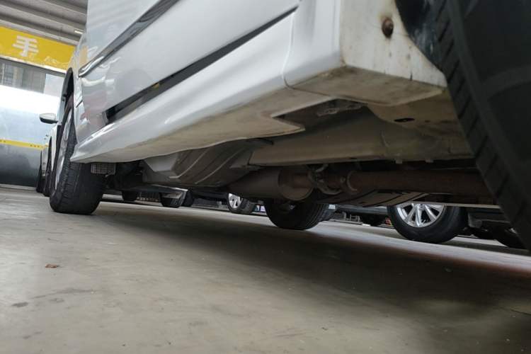 Used Haval H6 2016 Upgraded Model 1.5T Manual Two-Wheel Drive Elite Version Right Side Sill