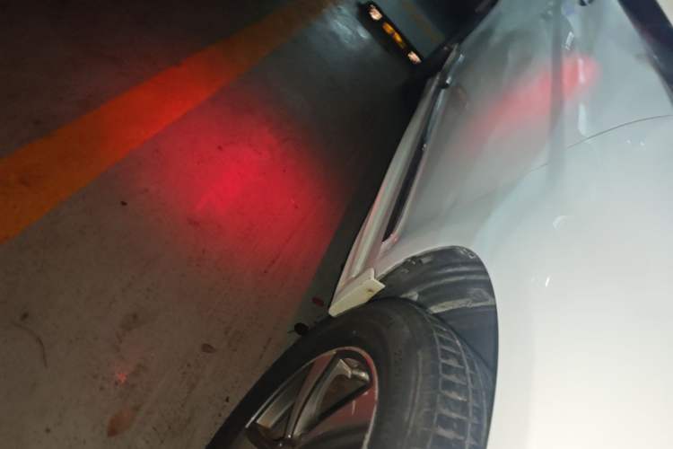 Used Haval H6 2016 Upgraded Model 1.5T Manual Two-Wheel Drive Elite Version Right Side Sill