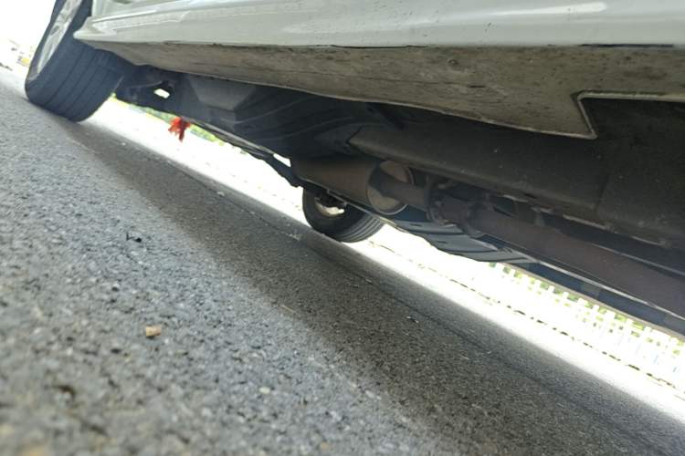 Used Haval H6 2016 Upgraded Model 1.5T Automatic Two-Wheel Drive Elite Version Right Side Sill