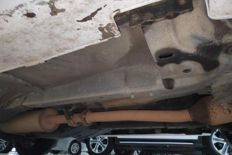Used Haval H6 2016 Upgraded Model 1.5T Automatic Two-Wheel Drive Elite Version Right Side Sill