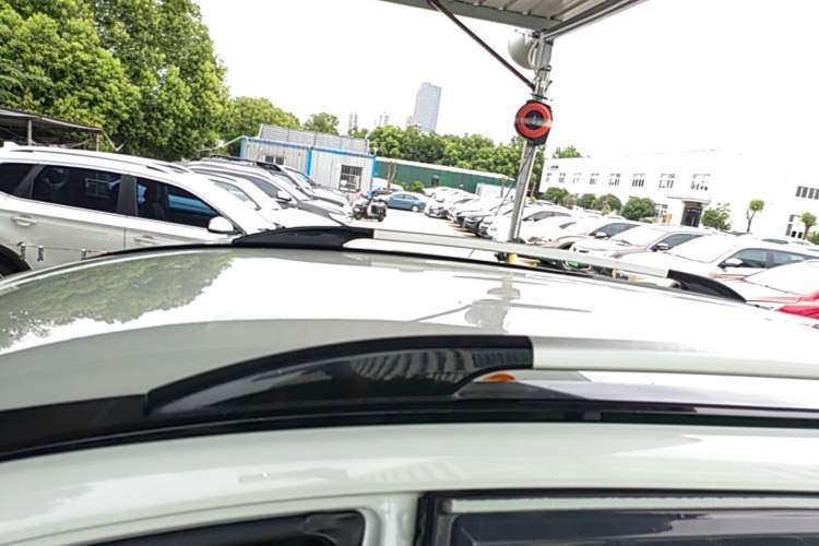Used Haval H6 2016 Upgraded Model 1.5T Manual Two-Wheel Drive Urban Version Roof