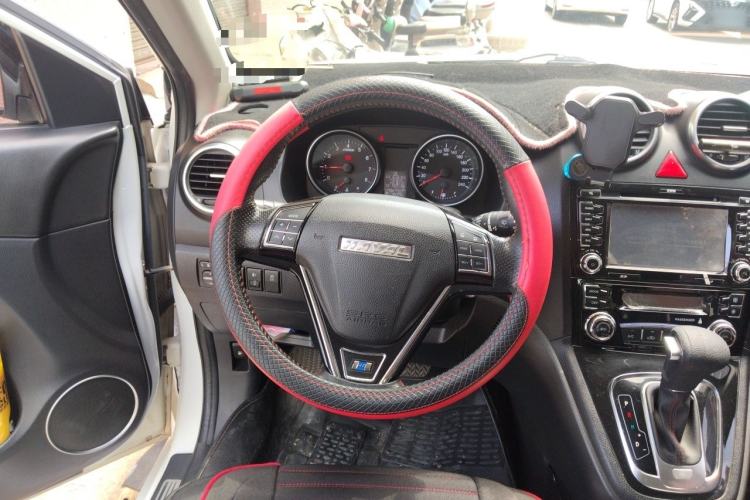 Used Haval H6 2016 Upgraded Model 1.5T Automatic Two-Wheel Drive Elite Version Steering Wheel