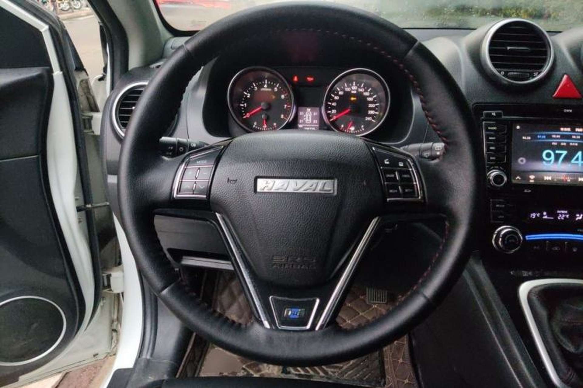 Used Haval H6 2016 Upgraded Model 1.5T Manual Two-Wheel Drive Elite Version Steering Wheel