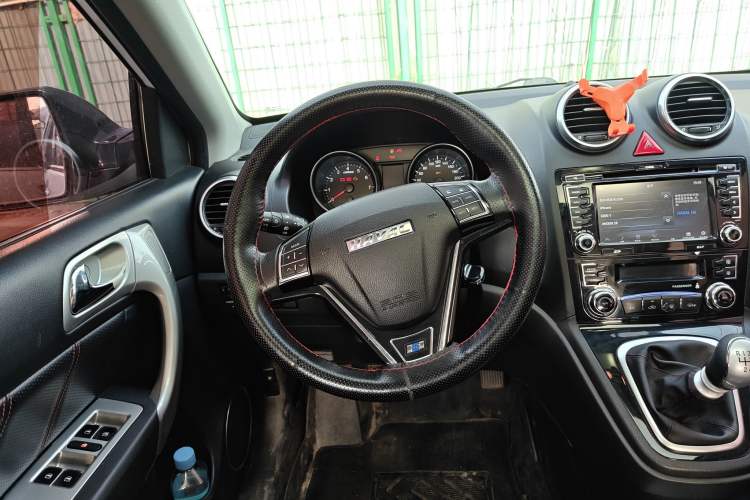 Used Haval H6 2016 Upgraded Model 1.5T Manual Two-Wheel Drive Elite Version Steering Wheel
