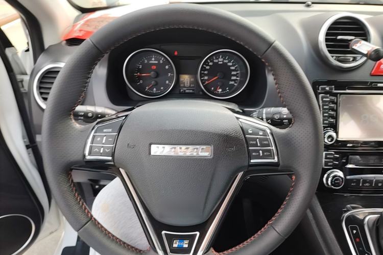 Used Haval H6 2016 Upgraded Model 1.5T Automatic Two-Wheel Drive Elite Version Steering Wheel