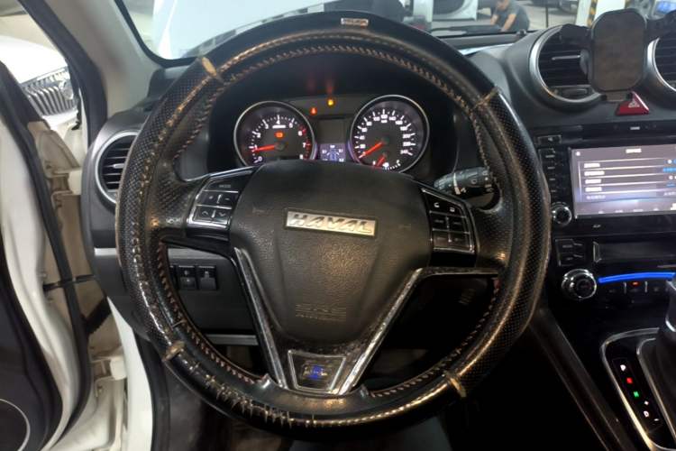 Used Haval H6 2016 Upgraded Model 1.5T Automatic Two-Wheel Drive Elite Version Steering Wheel
