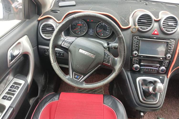 Used Haval H6 2016 Upgraded Model 1.5T Manual Two-Wheel Drive Elite Version Steering Wheel