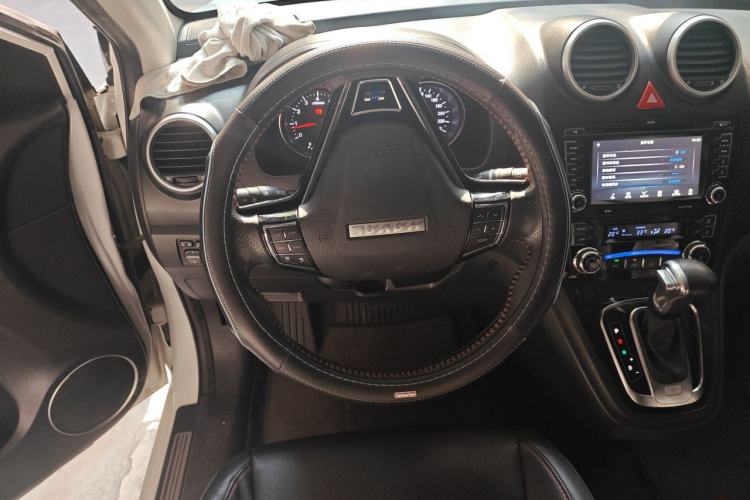 Used Haval H6 2016 Upgraded Model 1.5T Automatic Two-Wheel Drive Elite Version Steering Wheel