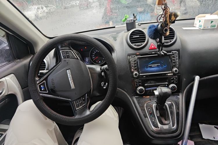 Used Haval H6 2016 Upgraded Model 1.5T Automatic Two-Wheel Drive Elite Version Steering Wheel
