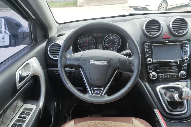 Used Haval H6 2016 Upgraded Model 1.5T Manual Two-Wheel Drive Urban Version Steering Wheel