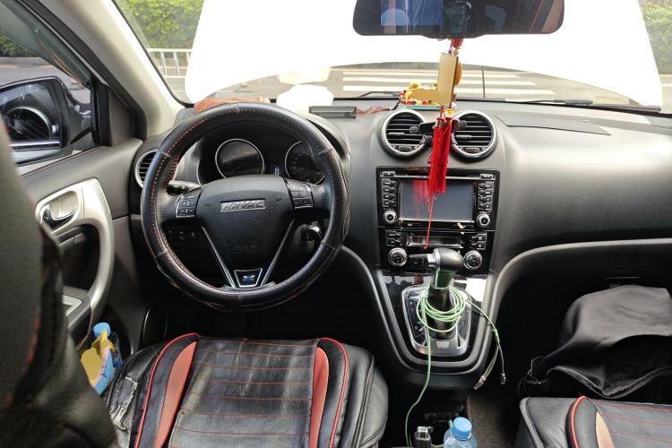 Used Haval H6 2016 Upgraded Model 1.5T Automatic Two-Wheel Drive Elite Version Steering Wheel