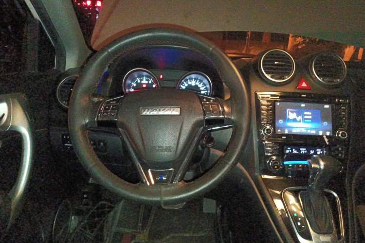 Used Haval H6 2016 Upgraded Model 1.5T Automatic Two-Wheel Drive Elite Version Steering Wheel