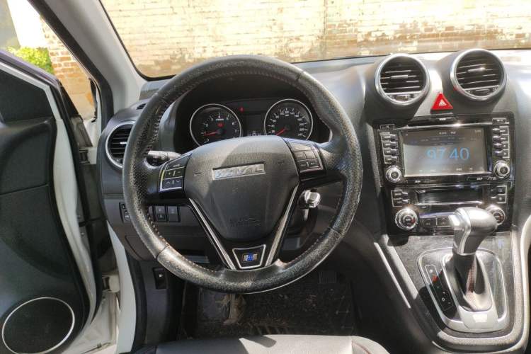 Used Haval H6 2016 Upgraded Model 1.5T Automatic Two-Wheel Drive Elite Version Steering Wheel