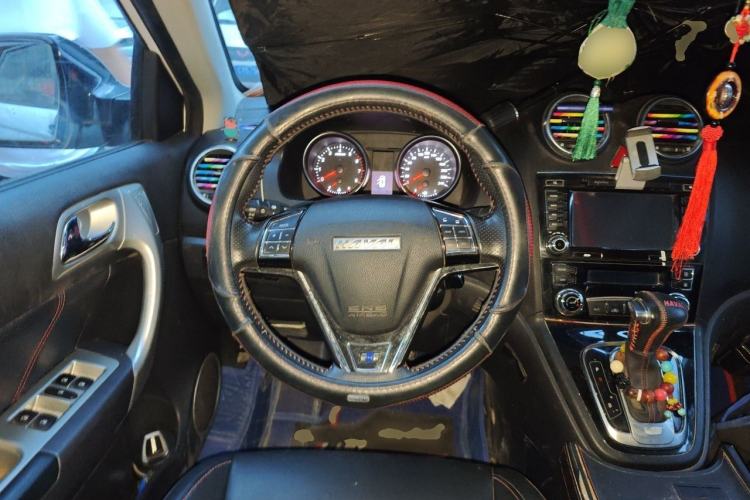 Used Haval H6 2016 Upgraded Model 1.5T Automatic Two-Wheel Drive Elite Version Steering Wheel