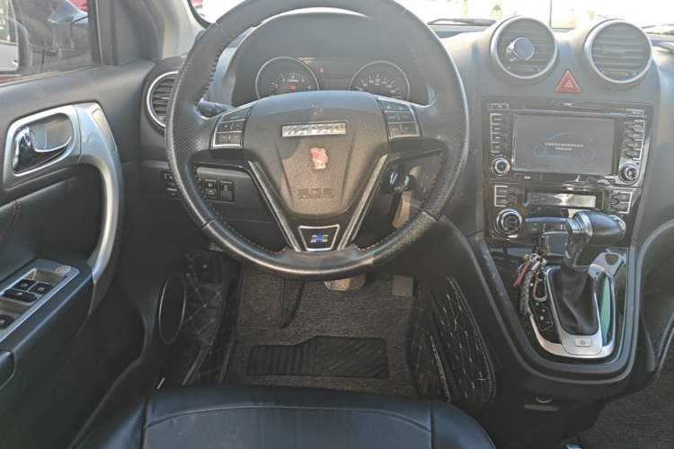 Used Haval H6 2016 Upgraded Model 1.5T Automatic Two-Wheel Drive Elite Version Steering Wheel