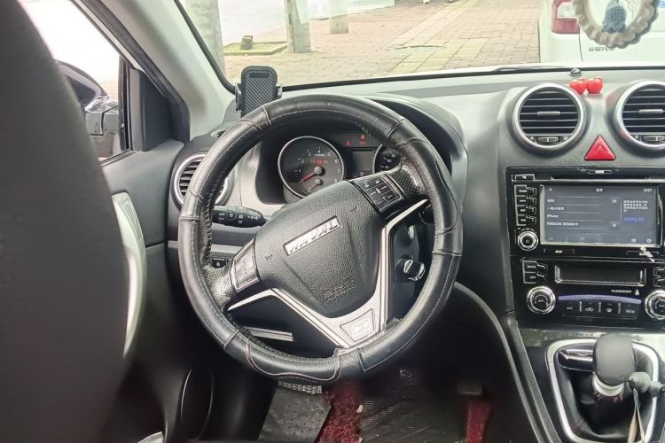 Used Haval H6 2016 Upgraded Model 1.5T Manual Two-Wheel Drive Elite Version Steering Wheel
