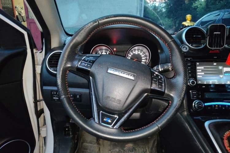 Used Haval H6 2016 Upgraded Model 1.5T Manual Two-Wheel Drive Elite Version Steering Wheel