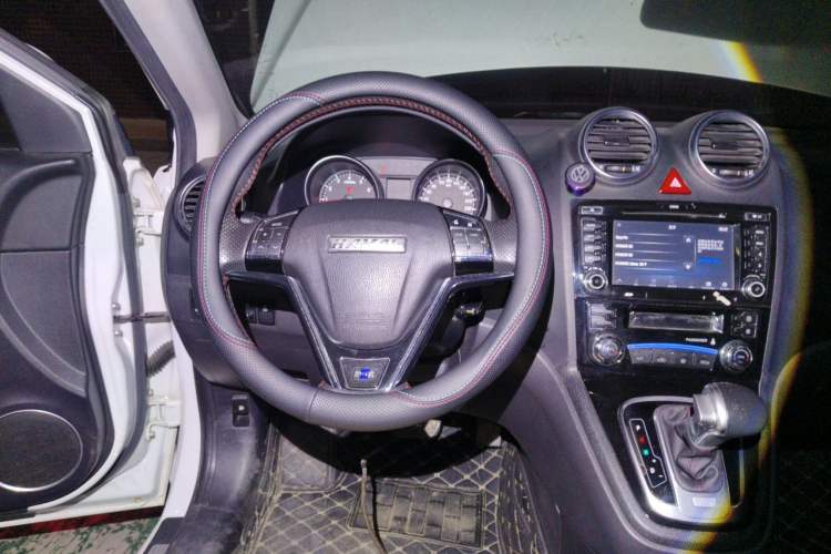 Used Haval H6 2016 Upgraded Model 1.5T Automatic Two-Wheel Drive Elite Version Steering Wheel