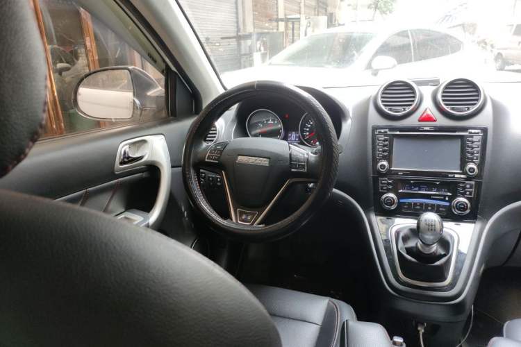 Used Haval H6 2016 Upgraded Model 1.5T Manual Two-Wheel Drive Elite Version Steering Wheel