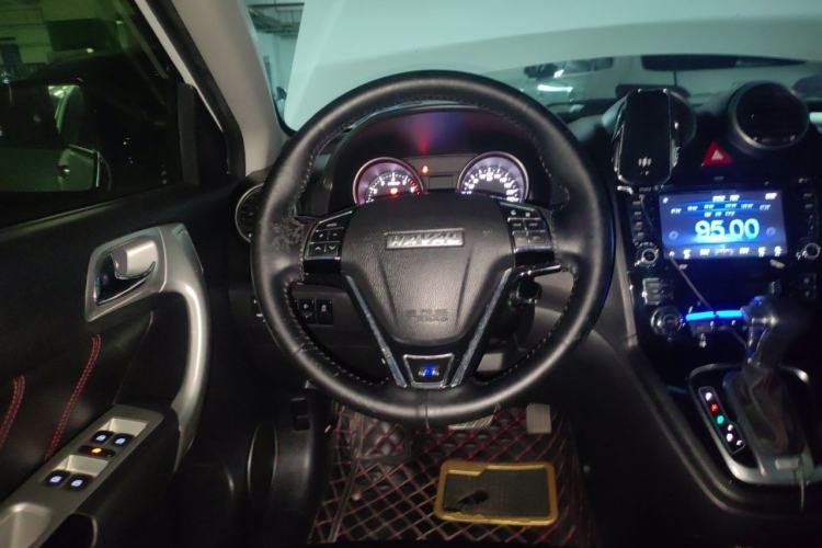 Used Haval H6 2016 Upgraded Model 1.5T Automatic Two-Wheel Drive Elite Version Steering Wheel