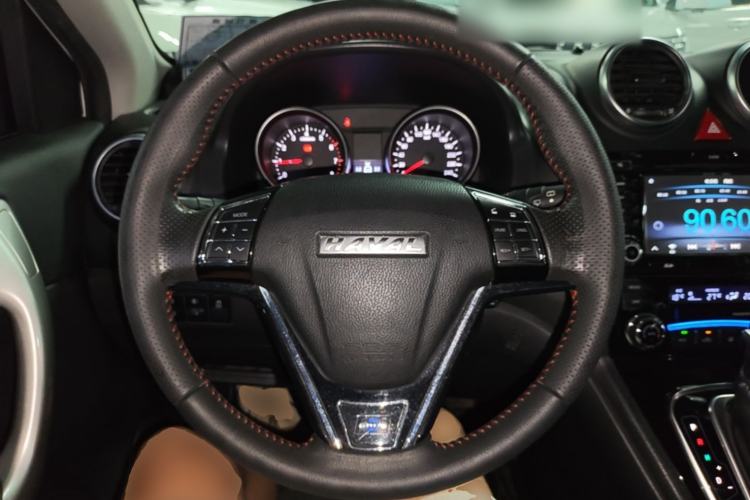 Used Haval H6 2016 Upgraded Model 1.5T Automatic Two-Wheel Drive Elite Version Steering Wheel