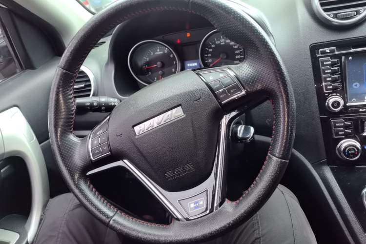 Used Haval H6 2016 Upgraded Model 1.5T Automatic Two-Wheel Drive Elite Version Steering Wheel