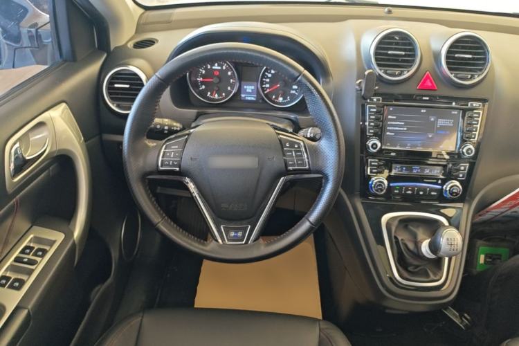 Used Haval H6 2016 Upgraded Model 1.5T Manual Two-Wheel Drive Elite Version Steering Wheel