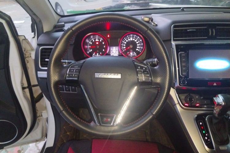 Used Haval H6 2016 Upgraded Model 1.5T Automatic Two-Wheel Drive Elite Version Steering Wheel