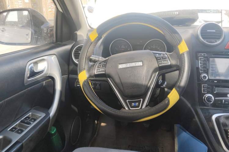 Used Haval H6 2016 Upgraded Model 1.5T Manual Two-Wheel Drive Elite Version Steering Wheel